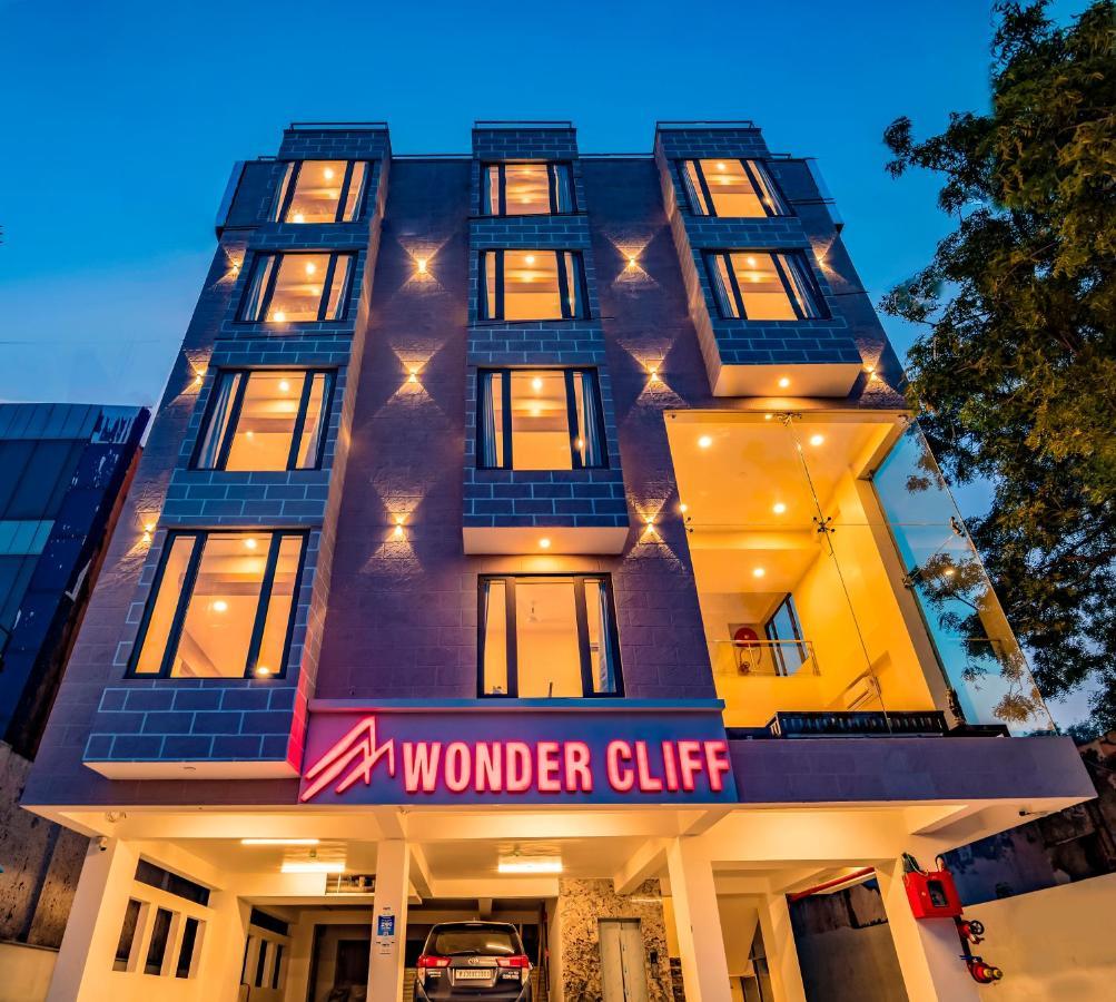 Hotel Wonder Cliff Udaipur Exteriör bild